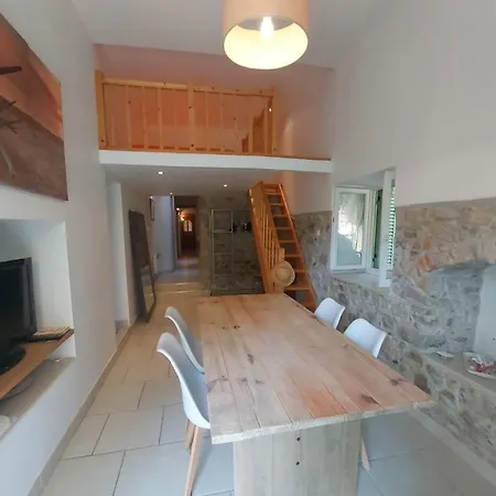 Duplex Oasis Avec Jardin Dans Vieille Menton